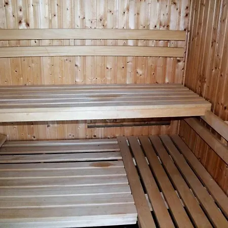 By With Sauna And Hot Tub كراكو آم زيه