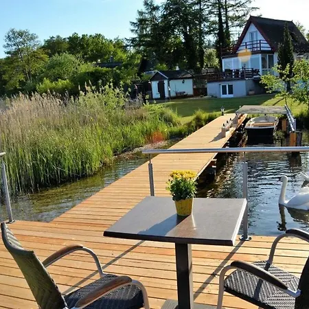 By With Sauna And Hot Tub